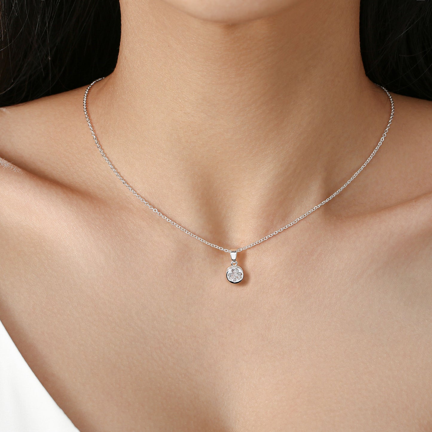 Grá Collection Silver Plated Cubic Zirconia Clover Design In Circle necklace