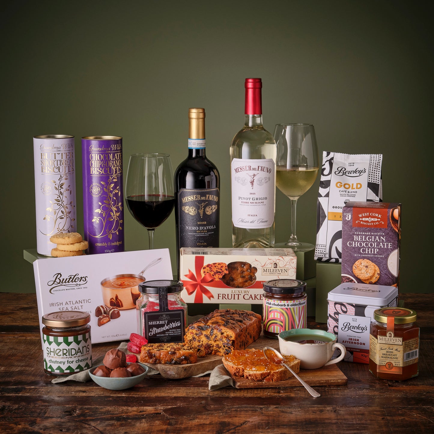 The Classic Irish Food & Wine Hamper
