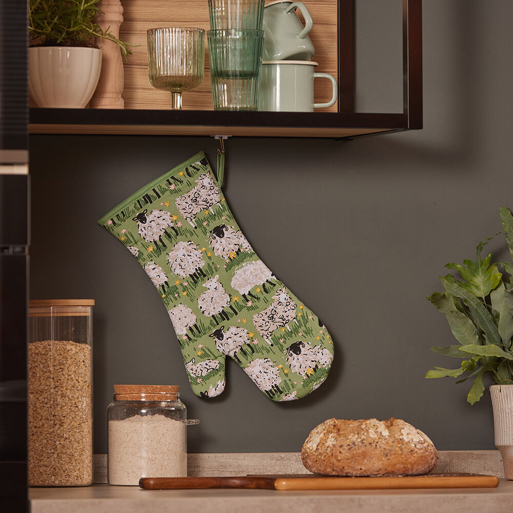 Ulster Weavers Woolly Sheep Microwave Mitt