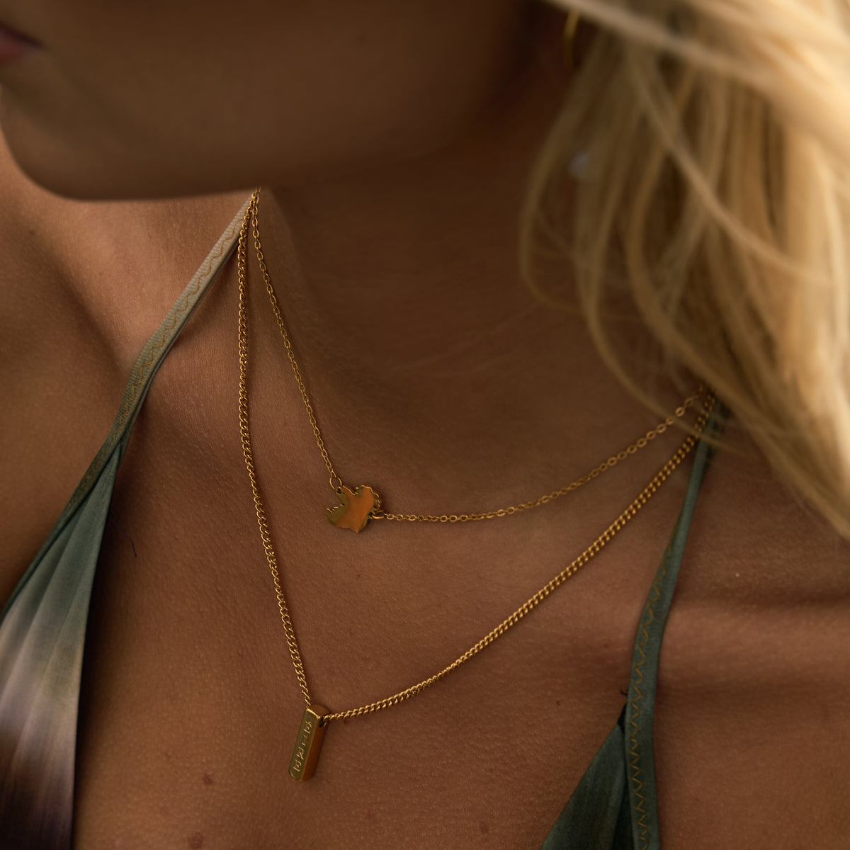 Éire Gold Pendant Necklace