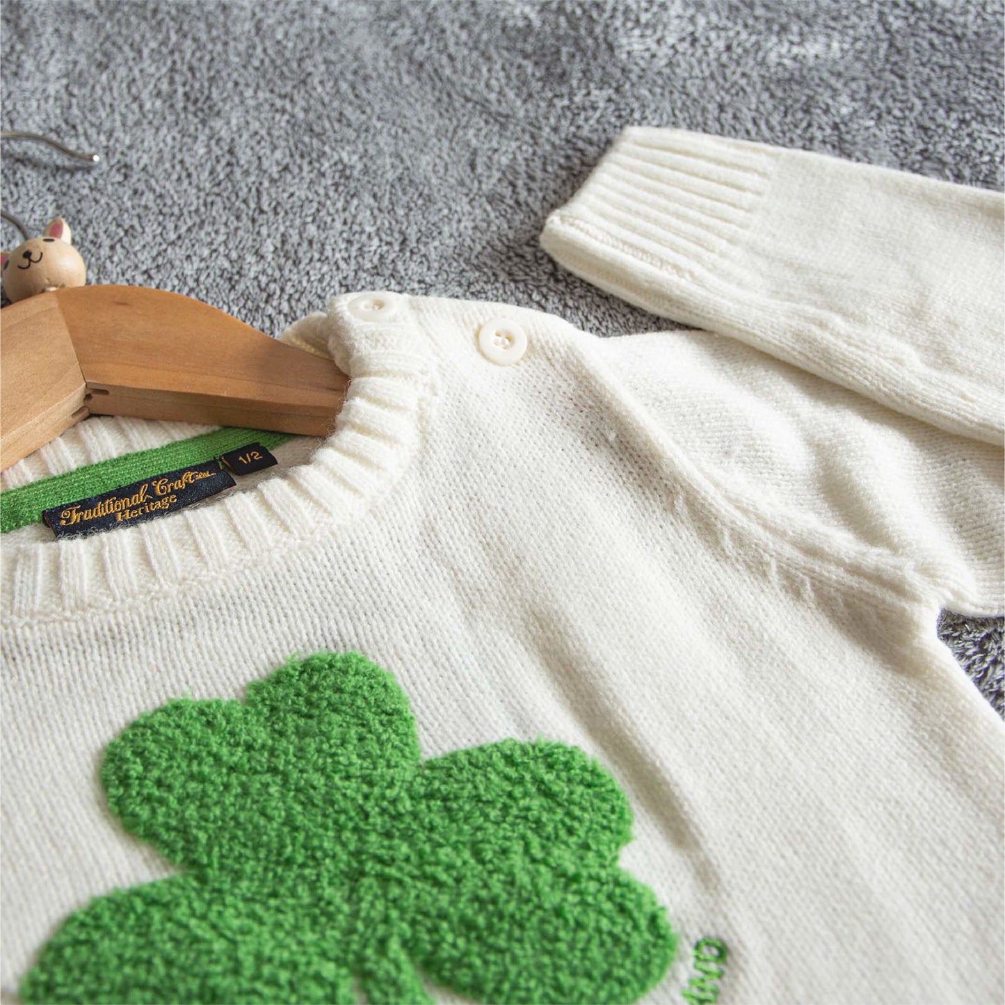 Kids Crew Neck Sweater With Fluffy Shamrock Cream