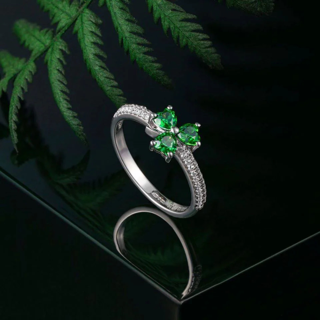 Hallmarked Sterling Silver Green Cubic Zirconia Shamrock Ring
