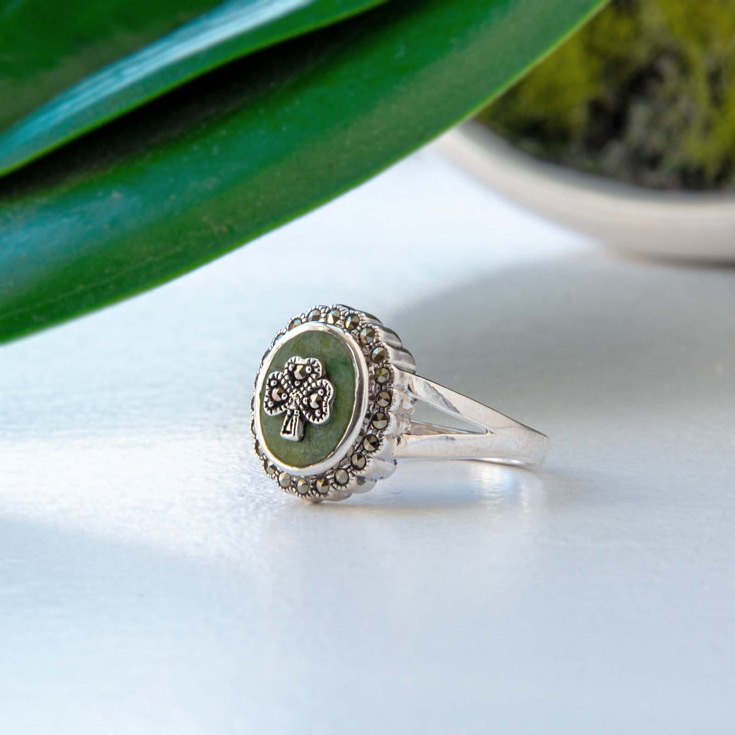 Hallmarked Sterling Silver Marcasite Connemara Marble Shamrock Embedded Ring