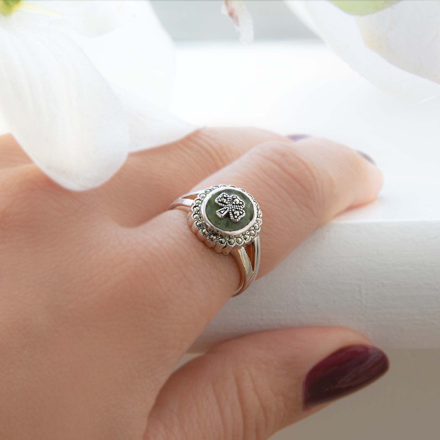 Hallmarked Sterling Silver Marcasite Connemara Marble Shamrock Embedded Ring