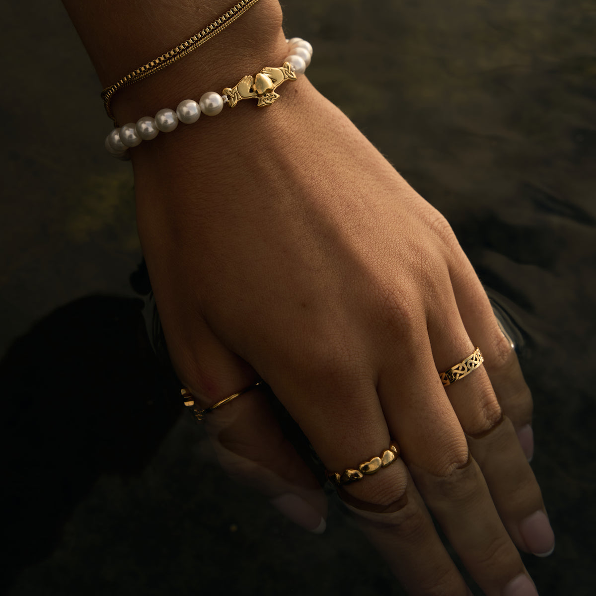Claddagh Pearl Gold Bracelet