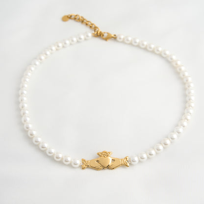 Claddagh Pearl Gold Necklace