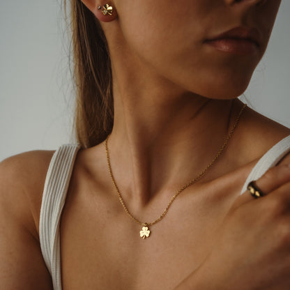 Shamrock Pendant Gold Necklace