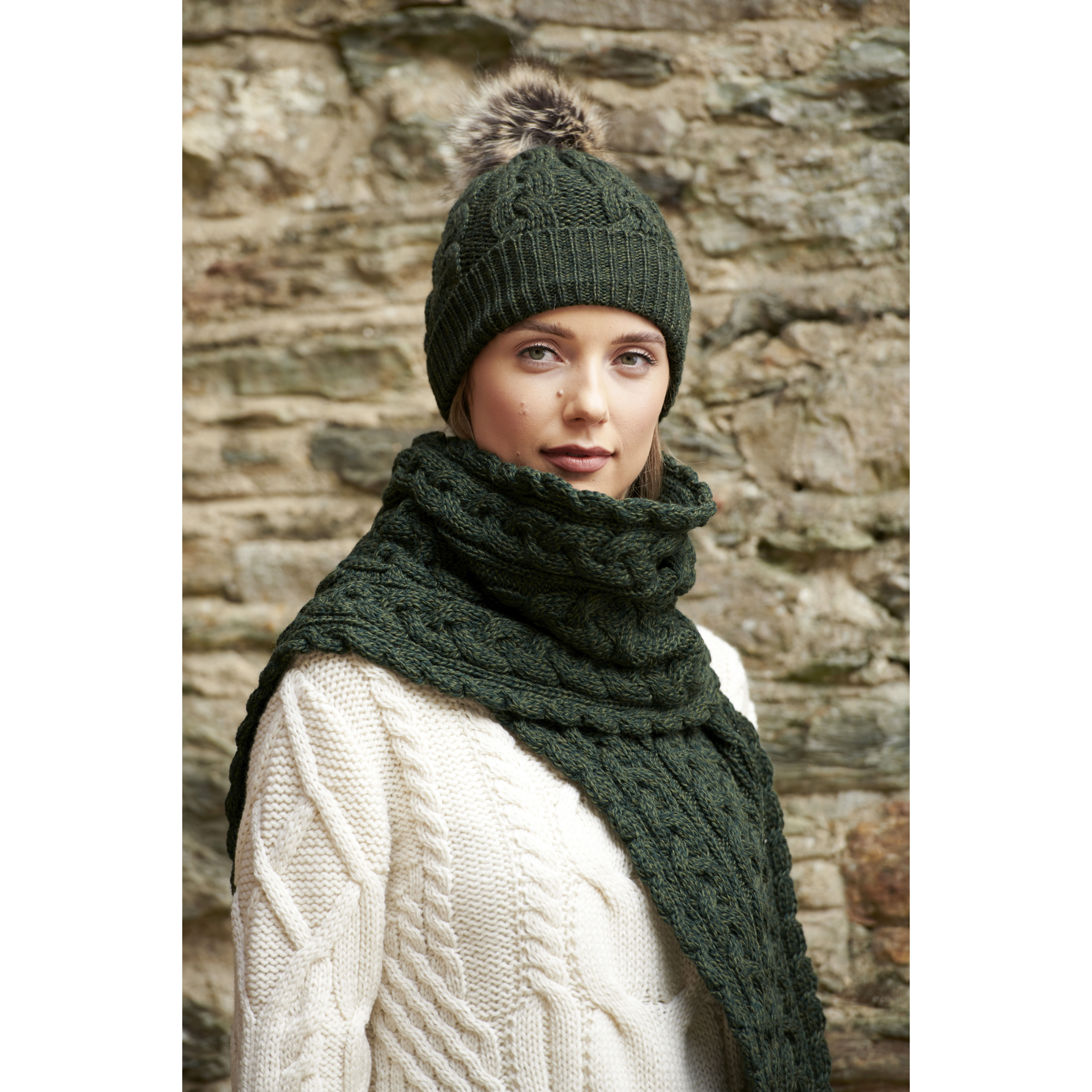 Ulempe forstyrrelse Rå Buy 100% Merino Wool Aran Cable Knitted Pom Pom Hat & Scarf Set, Green  Colour | Carrolls Irish Gifts